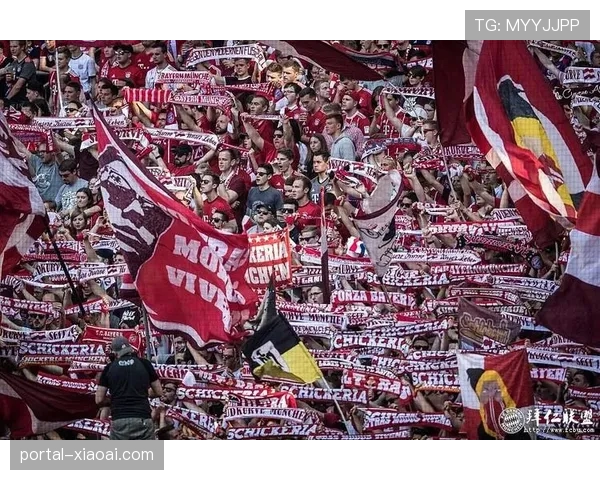 安联球场球迷高歌助威，拜仁新年首战气氛热烈