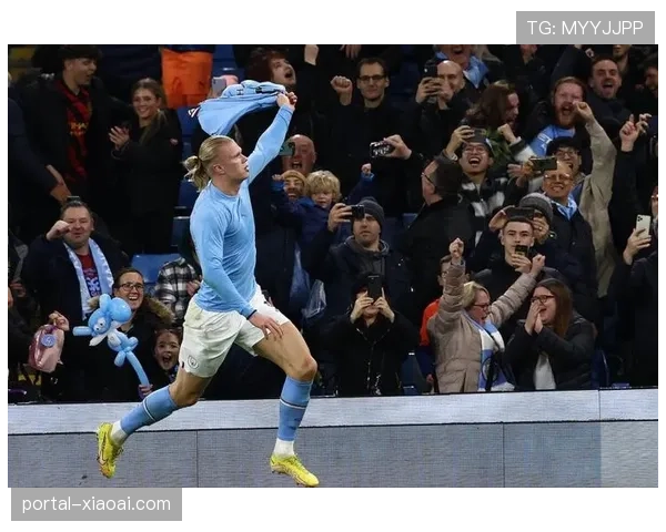 哈兰德点射破荒后怒吼释放,伊蒂哈德掌声雷动